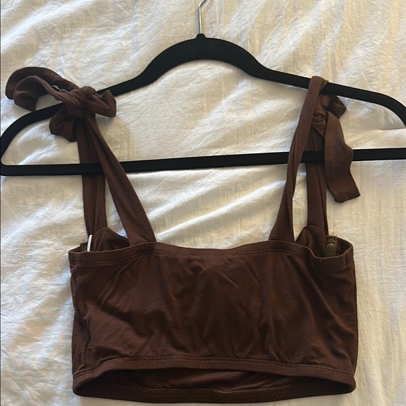 edikted tie-strap cropped top - Picture 3 of 3